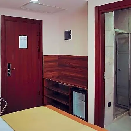 Paris Prestige Hotel 3*